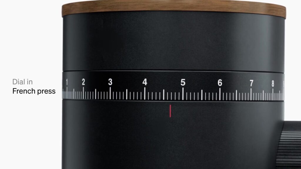 De Fellow Opus 2 koffiemolen met houten deksel en maalschaal
