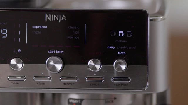 Bedieningspaneel van de Ninja Luxe Café Mini Plus espressomachine